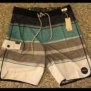 Rip curl board shorts 20” long size 34 NWT